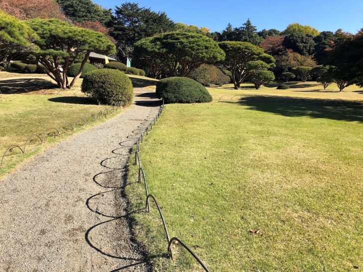 芝生の際（エッジ）処理