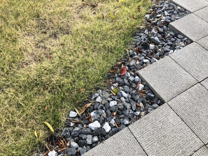 通路との境界線